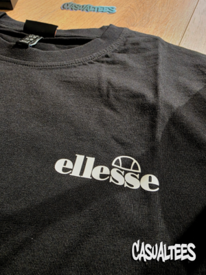 Ellesse Tricou Negru cu Imprimeu Spate pentru barbati