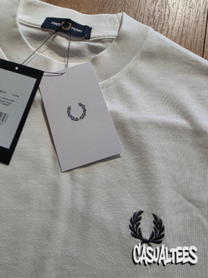 Fred Perry Tricou LRL Wreath Back Print alb pentru barbati